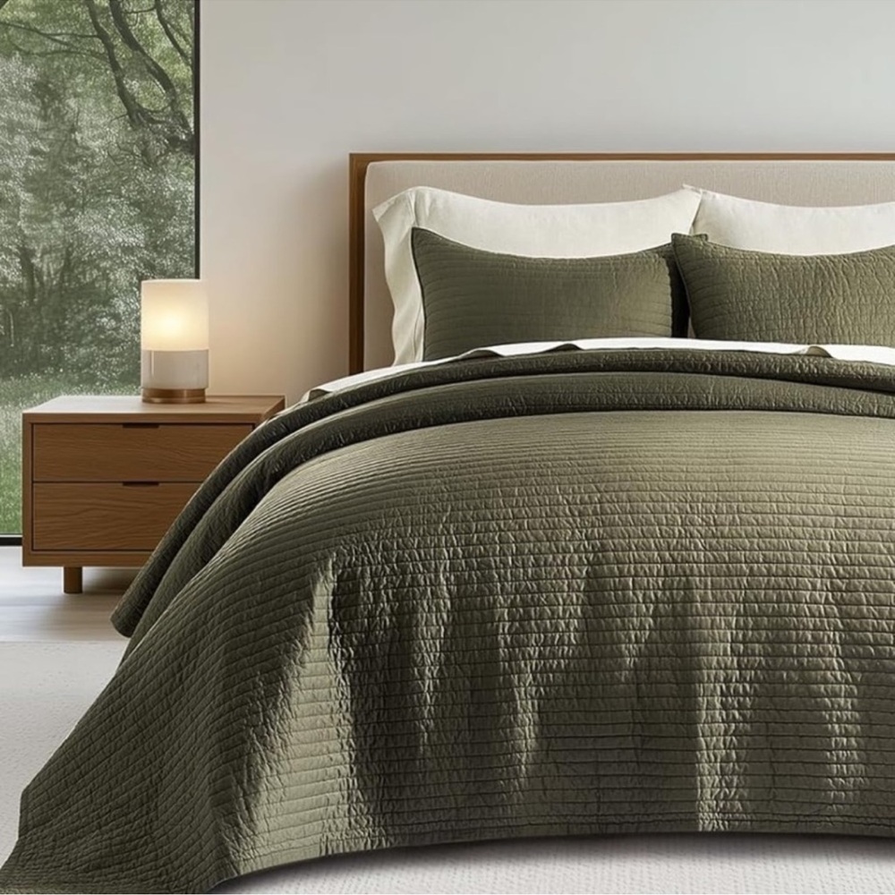 🆕 PB Style Quilt Set Olive Green Sateen Cotton Channel Queen 3 Piece Bedding NEW - Picture 2 of 10